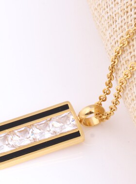 新款欧美个性简约钛钢18K金22MM长方形双边滴油镶锆项链锁骨链女