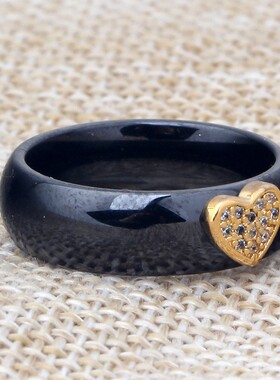 新款欧美跨境热卖简约6MM陶瓷微镶锆石心形黑白情侣钛钢戒指指环