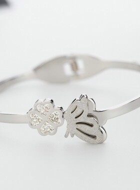 新款厂家气质百搭四叶草蝴蝶磨砂镶钻叶子钛钢可开口手镯女款