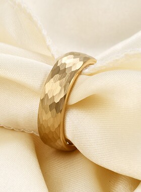 新款欧美6MM简约钨钢指环复古鱼鳞捶打纹金银双色钨钢戒指热卖