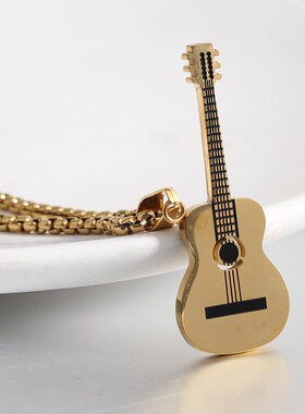 新款跨境欧美ins网红个性潮流嘻哈不锈钢吉他吊坠街头Rap钛钢项链
