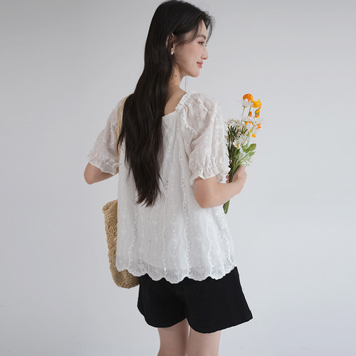 蓝若水大码女装肌理感刺绣衬衫胖mm2026夏新款甜美泡泡袖提花衬衣 - 图2