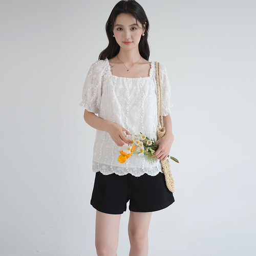 蓝若水大码女装肌理感刺绣衬衫胖mm2026夏新款甜美泡泡袖提花衬衣 - 图1