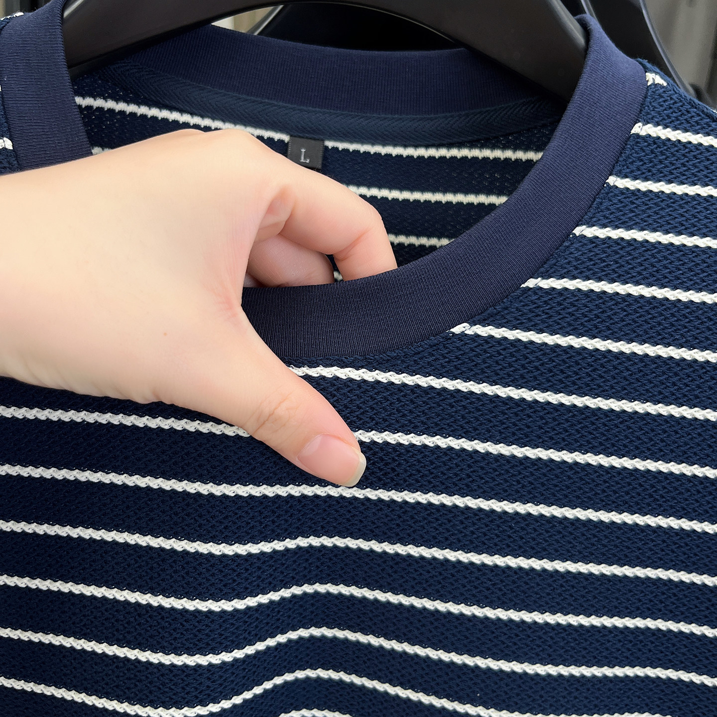 撞色条纹圆领长袖t恤男春秋款新品透气打底衫男装休闲宽松薄内搭,淘宝优惠券,粉丝福利购,淘宝优惠卷