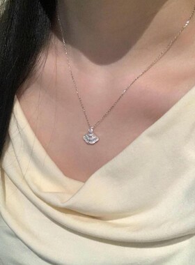 在逃公主满钻小裙子项链女vingate精致百搭颈链小众设计感毛衣链