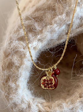 水果石榴秋冬高级感复古时尚安可拉红设计项链吊坠毛衣锁骨配饰女
