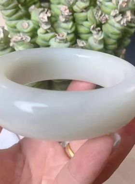 新疆和田玉泥鳅背纯天然手镯