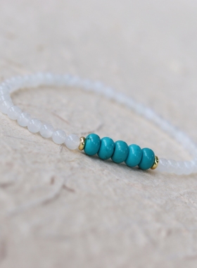 天然白月光石手链女款极细绿松石