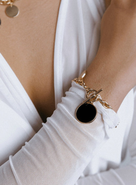 欧美简约黑白贝母OT扣粗链手链