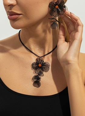 欧美跨境黑色银杏花朵吊坠项链女