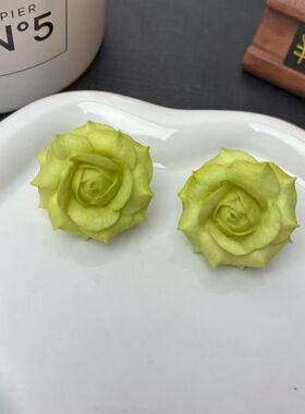 绿色蔷薇山茶花耳钉花朵