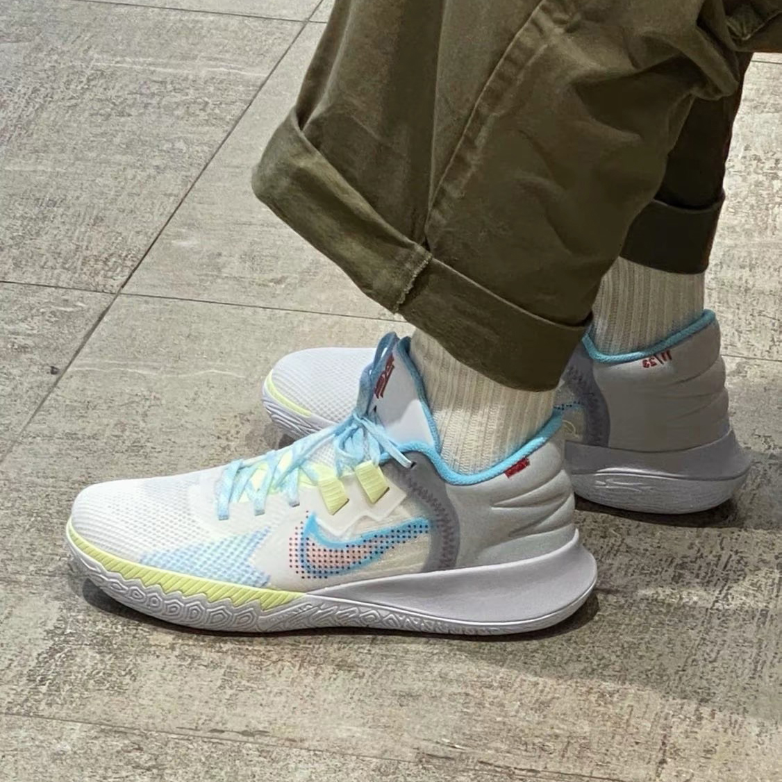 Nike Kyrie Flytrap 5 EP欧文五代减震防滑实战篮球鞋男子DC8991-图3