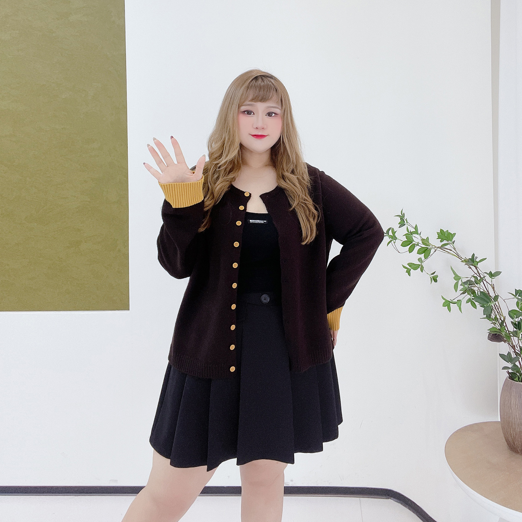 韩系时尚撞色刺绣软糯外搭毛衣胖莹莹大码女装秋季学院风针织开衫,淘宝优惠券,粉丝福利购,淘宝优惠卷