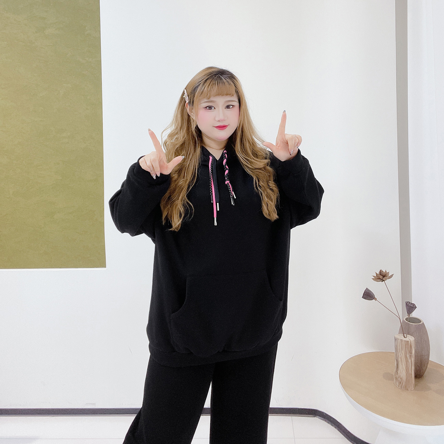 多元学院风加绒连帽卫衣胖莹莹大码女装秋冬慵懒简约口袋内搭上衣,淘宝优惠券,粉丝福利购,淘宝优惠卷