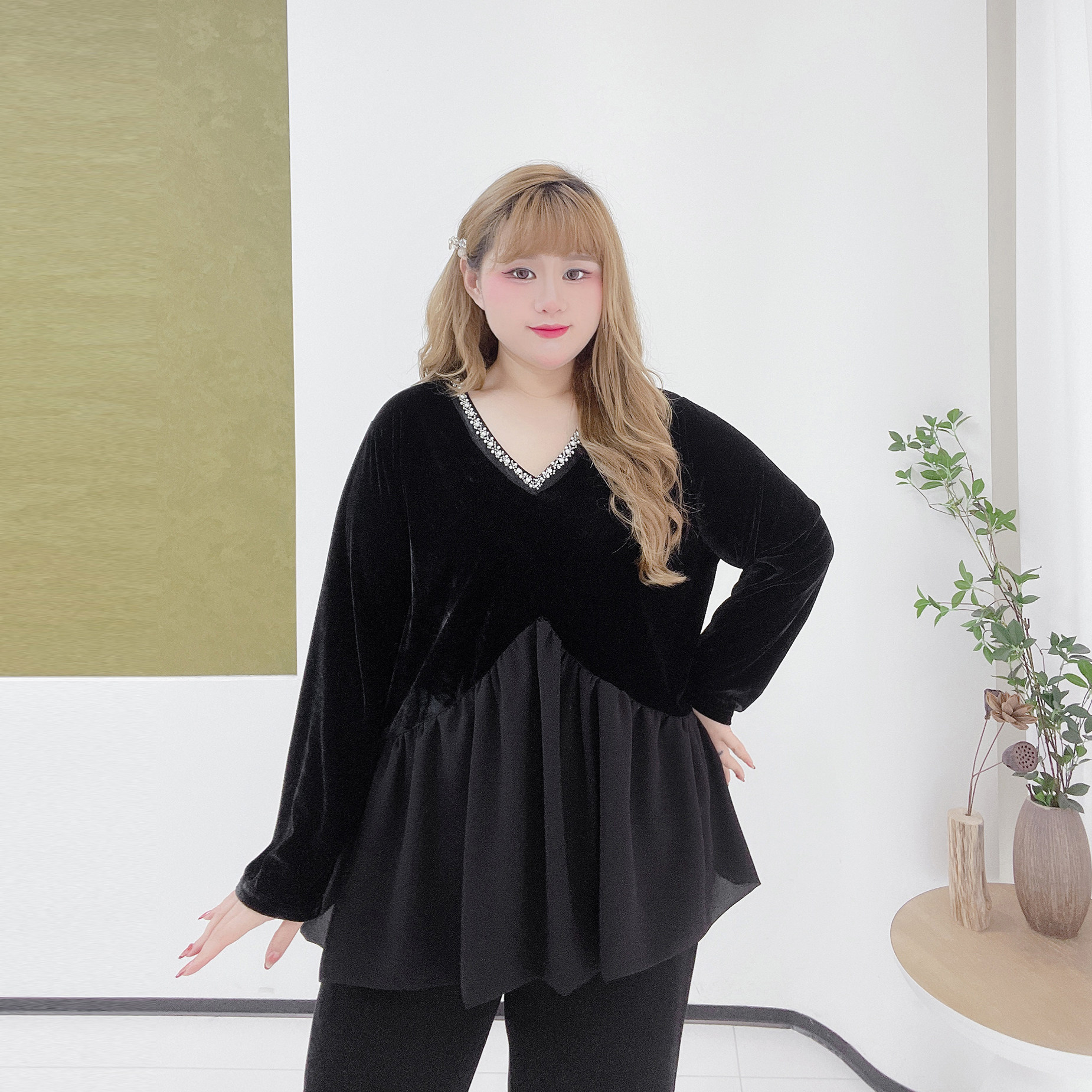 300斤重工钉珠高级感内搭上衣胖莹莹大码女装秋冬丝绒气质打底衫,淘宝优惠券,粉丝福利购,淘宝优惠卷