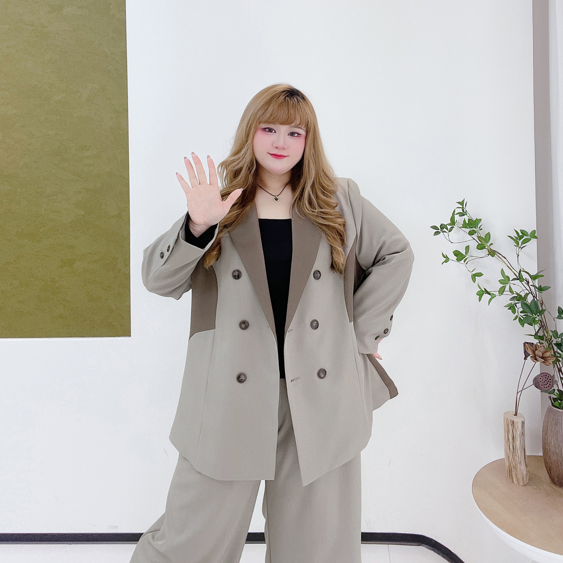 休闲风松弛感垫肩上衣胖莹莹大码女装秋冬撞色夹棉西装阔腿裤套装,淘宝优惠券,粉丝福利购,淘宝优惠卷