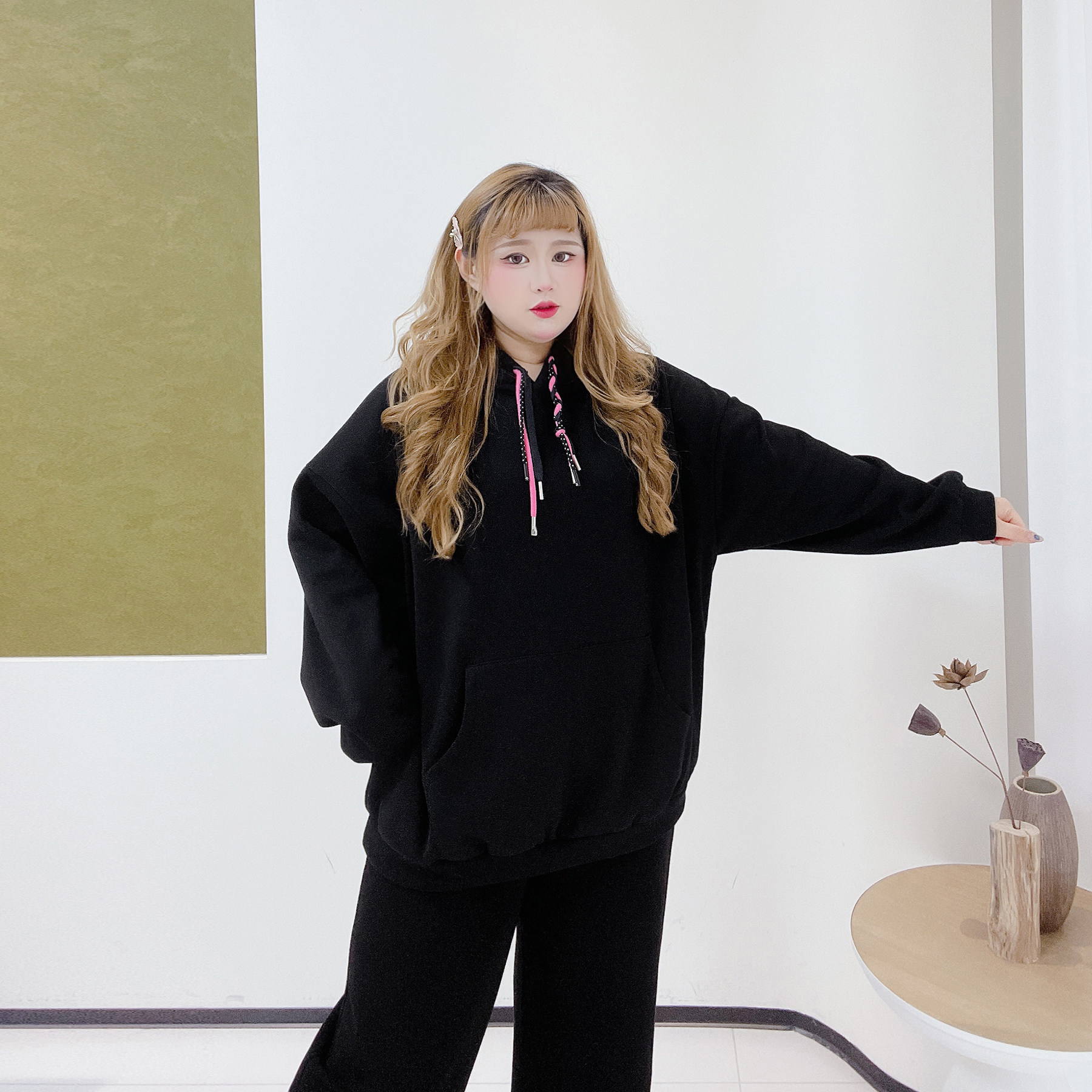 多元学院风加绒连帽卫衣胖莹莹大码女装秋冬慵懒简约口袋内搭上衣,淘宝优惠券,粉丝福利购,淘宝优惠卷