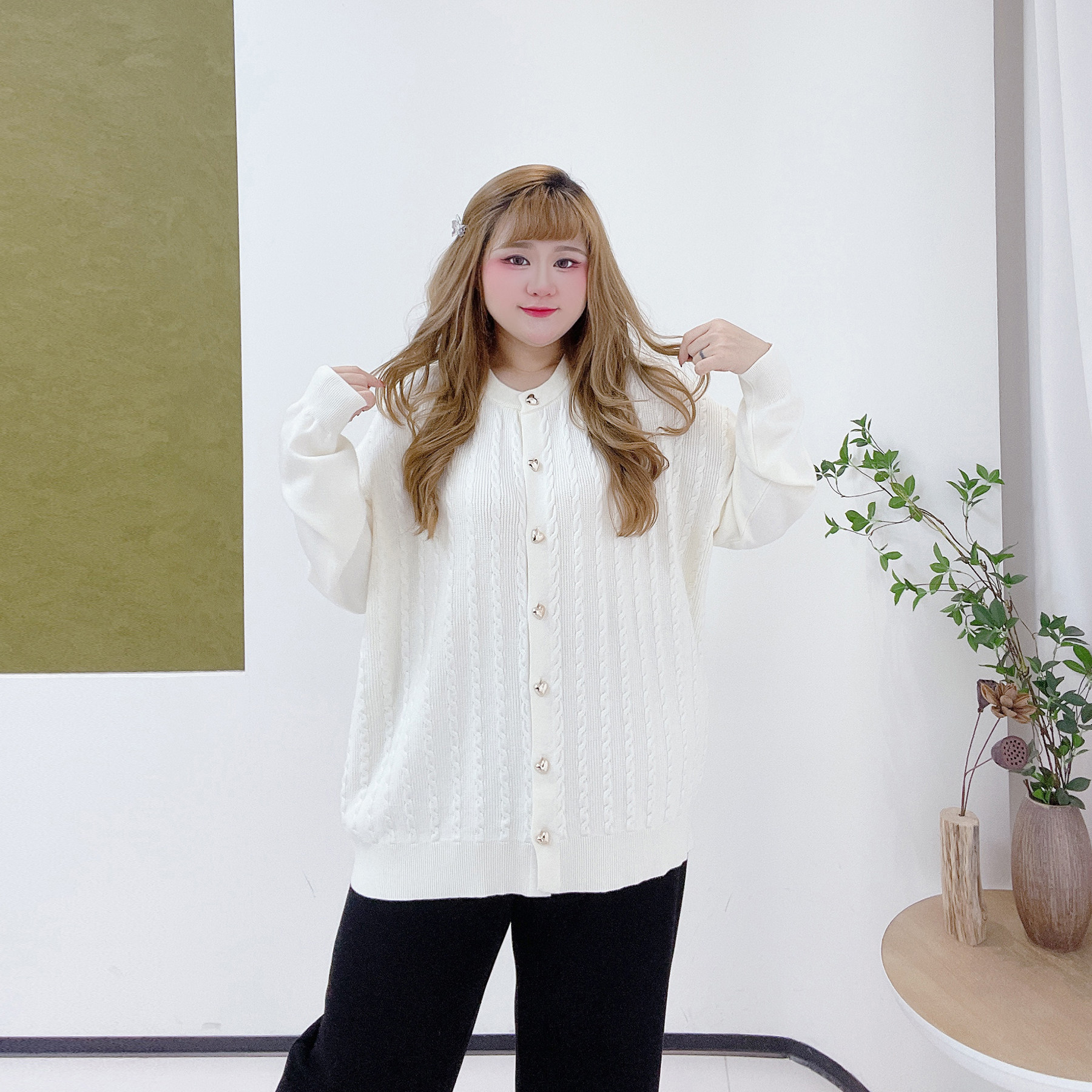 350斤宽松遮肉针织开衫胖莹莹大码女装秋冬肌理感减龄风麻花毛衣,淘宝优惠券,粉丝福利购,淘宝优惠卷