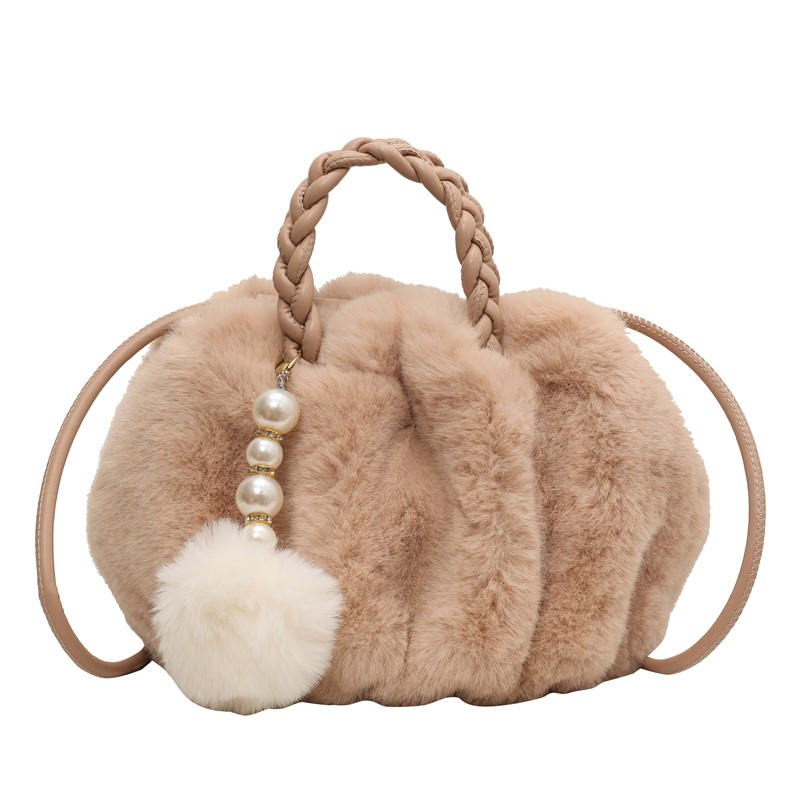 毛绒绒包包女春夏百搭2025新款小众设计斜挎包爆款手提褶皱毛毛包,淘宝优惠券,粉丝福利购,淘宝优惠卷