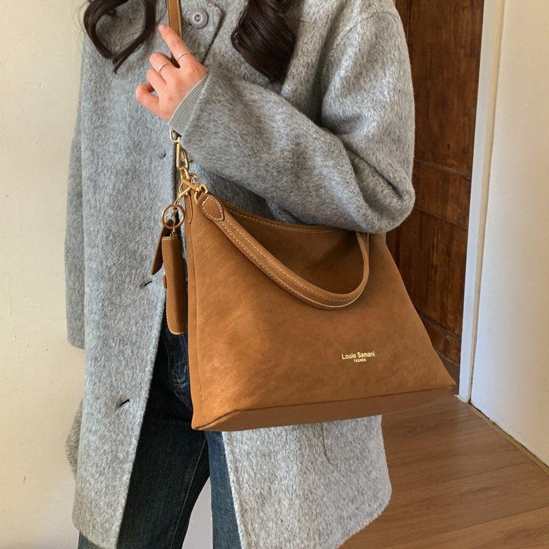 复古麂皮托特包女2025新款大容量通勤韩国小众单肩大包时尚流浪包,淘宝优惠券,粉丝福利购,淘宝优惠卷