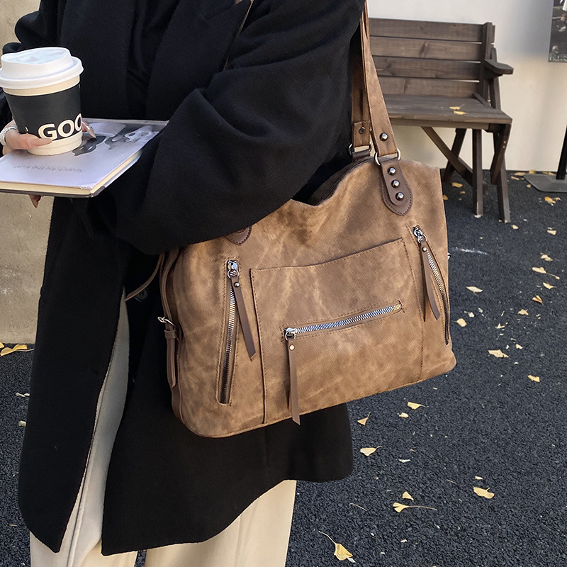高级感包包女式2025新款流行时尚百搭单肩包大容量短途旅行斜挎包 - 图1