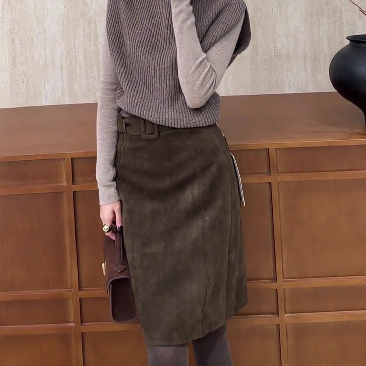 复古咖色麂皮半身裙女2025年冬季流行新款时尚气质高腰显瘦直筒裙,淘宝优惠券,粉丝福利购,淘宝优惠卷