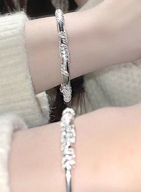 小红书同款繁花似锦手镯，合金实心镀银，花丝雀羽纹理轻奢