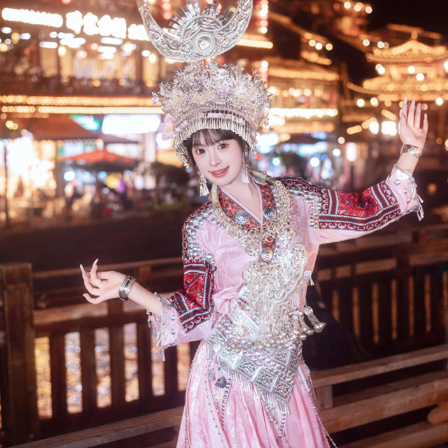 粉色盛装苗族服装女苗家服装头饰项圈套装舞台演出服民族风旅拍服,淘宝优惠券,粉丝福利购,淘宝优惠卷