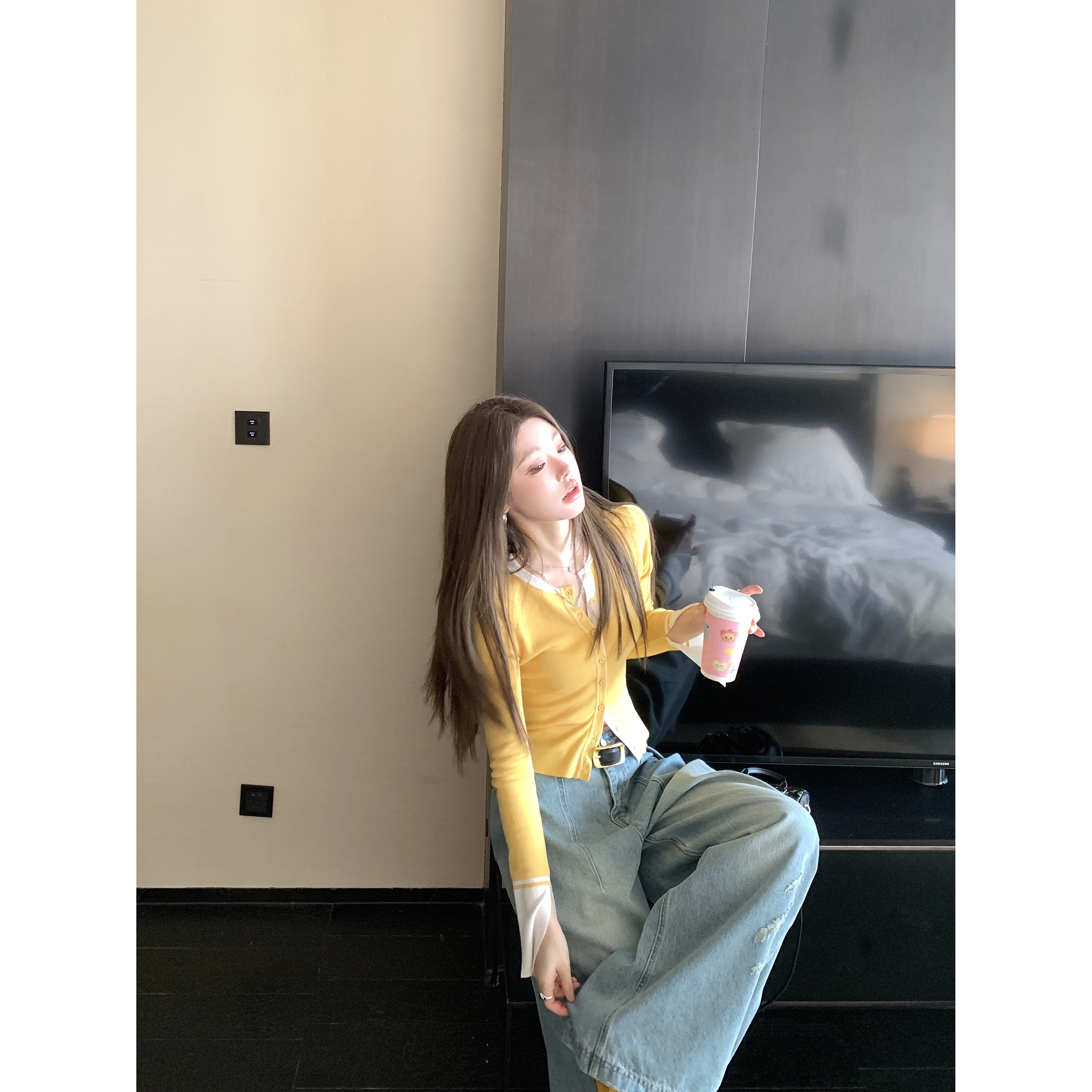 假两件奶黄色开衫针织衫薄款早秋2025撞色拼接设计感软糯外搭上衣 - 图2