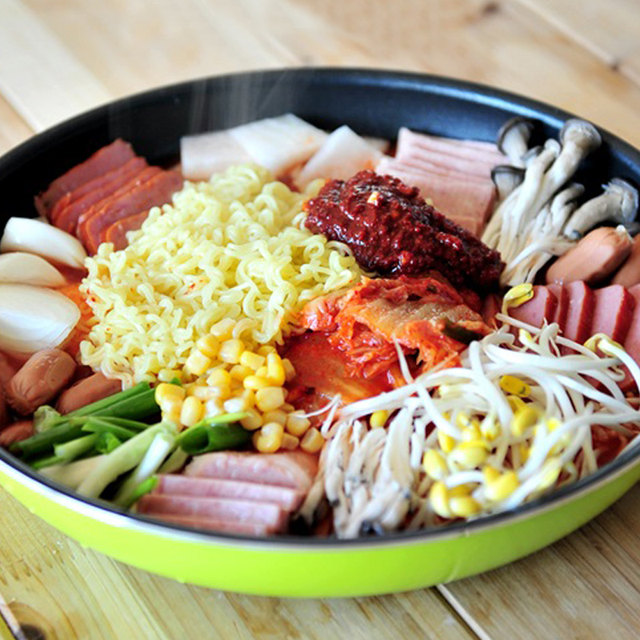 Young Man Catering Malatang Instant Noodles