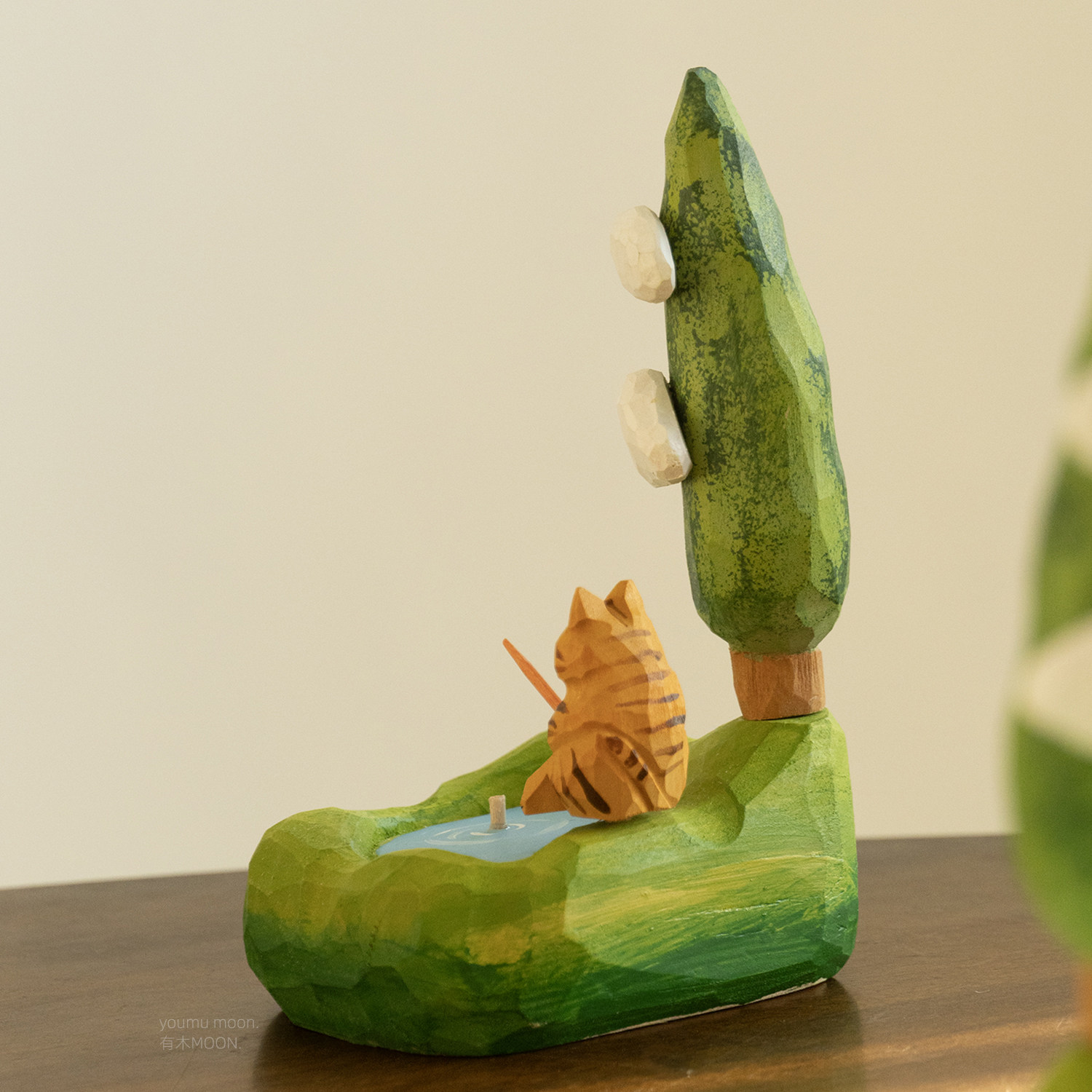 会钓鱼的猫 湖畔木雕纯手工治愈景观桌面摸鱼摆件礼物礼品高级感,淘宝优惠券,粉丝福利购,淘宝优惠卷