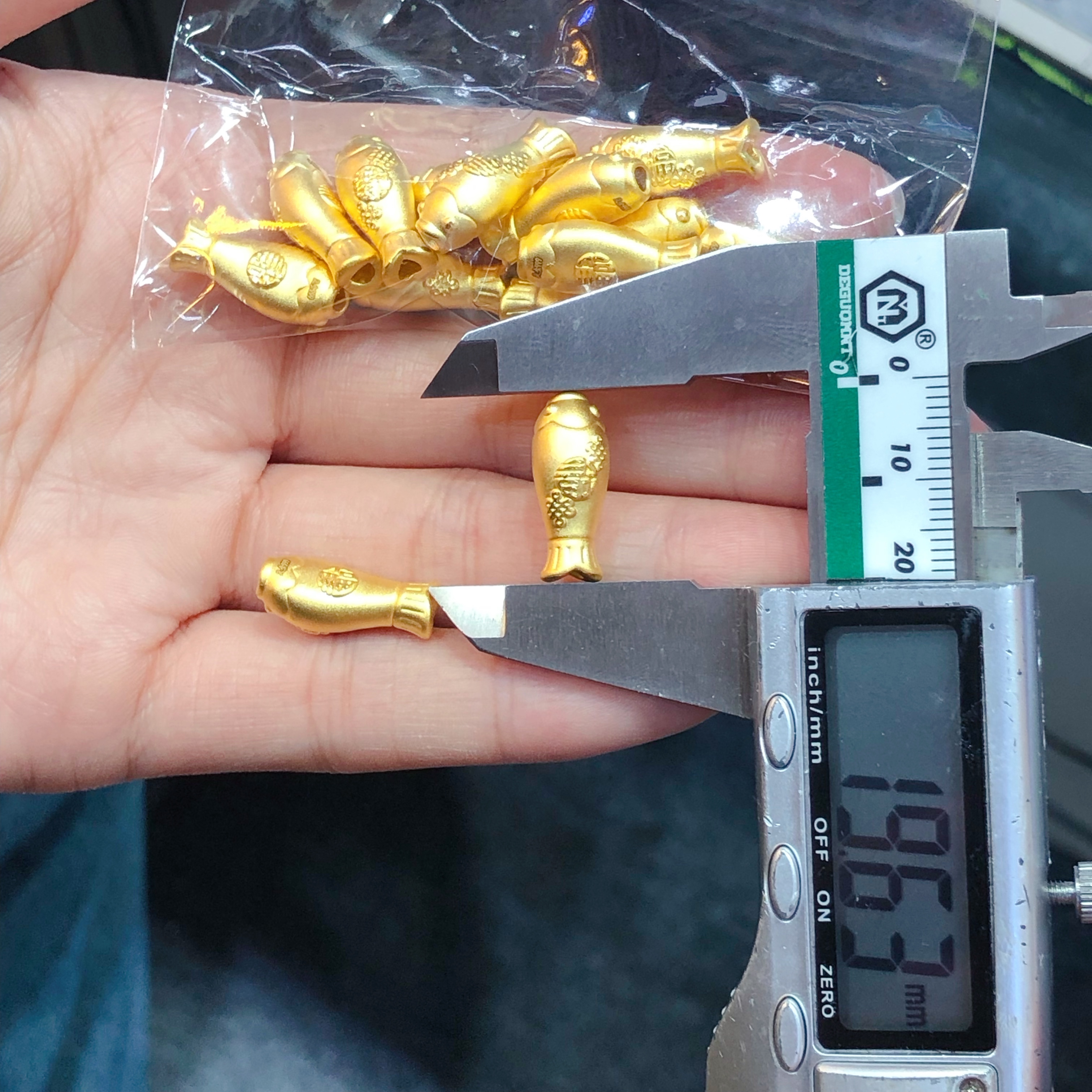 黄金足金999可爱小金鲤鱼3D硬金手链手串隔珠金珠女编绳手串送礼 - 图2