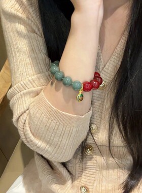 天然红玛瑙蓝水翡翠水晶手串显白时尚手串批发代发小红书抖音代发