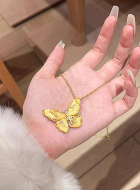 小红书爆款金蝶倚梦蝴蝶吊坠古法黄金色点钻大号蝴蝶项链一件
