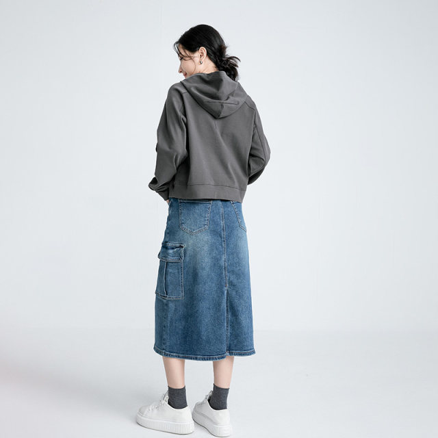 Pocket denim skirt and A-line mid-length dress