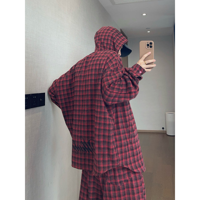 Dannyandzee spring loose retro versatile red and black plaid handsome hooded long-sleeved shirt jacket for men INS