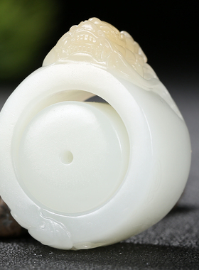 新疆和田玉扳子把件