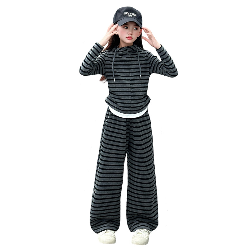 女童春秋装套装2025新款洋气条纹假两件连帽卫衣女孩阔腿裤两件套