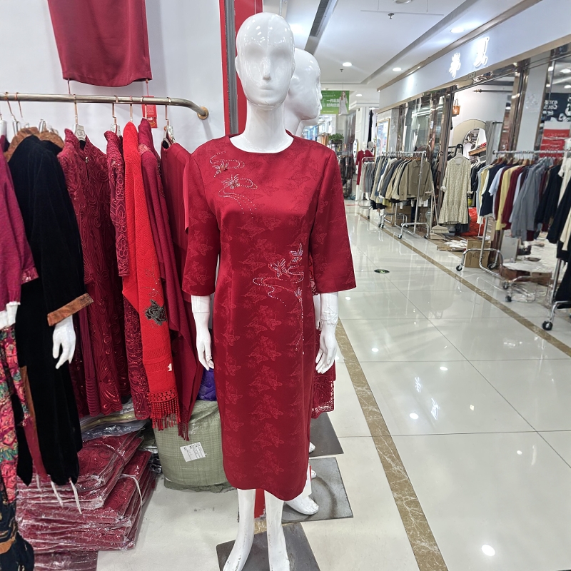 年轻洋气喜婆婆醋酸婚宴装高端轻奢气质小个子喜妈妈连衣裙敬酒服 - 图3