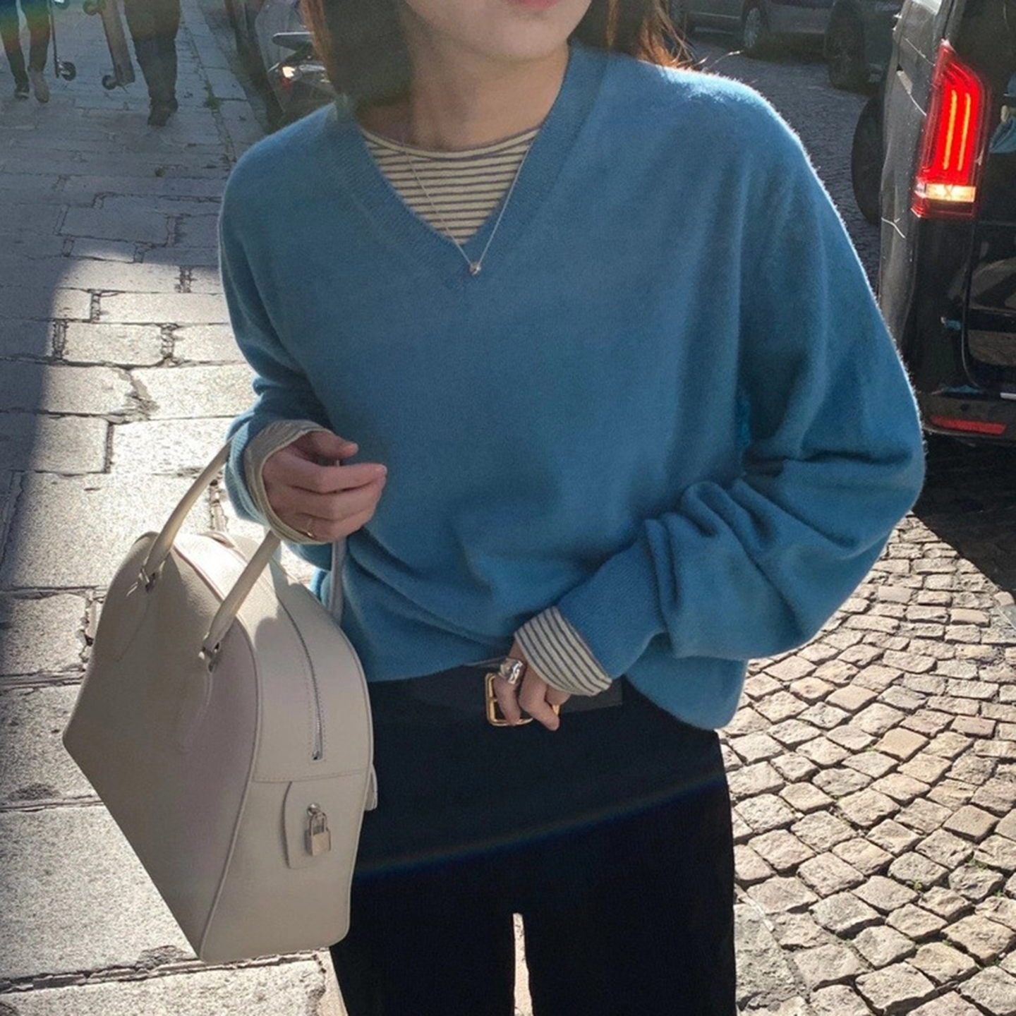 【现货】韩国Lerobe毛衣女美娜家新款气质纯色羊毛V领针织衫上衣 - 图2