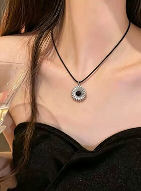 少女CEO向日葵太阳花项链2026年新款女夏轻奢小众ins高级感吊坠