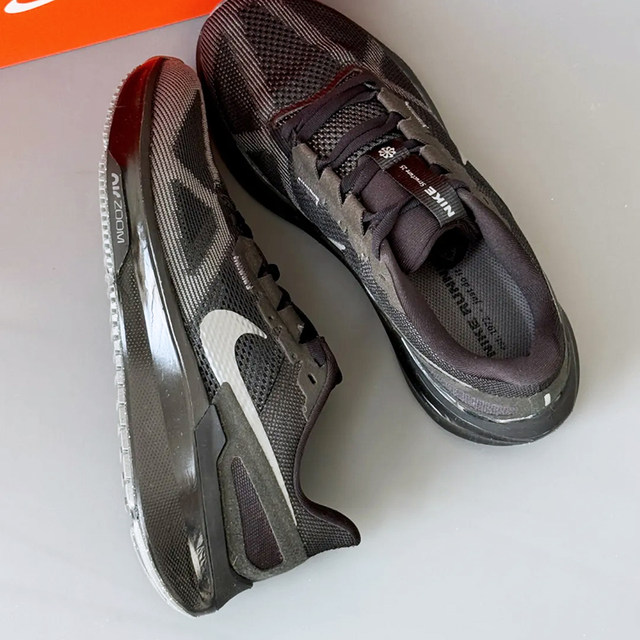 nike road warrior black