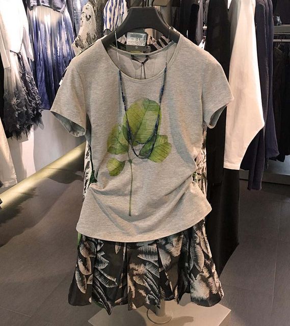 Yipin San Dior 2020 summer new pure cotton printed short-sleeved T-shirt simple versatile classic lady T-shirt for women