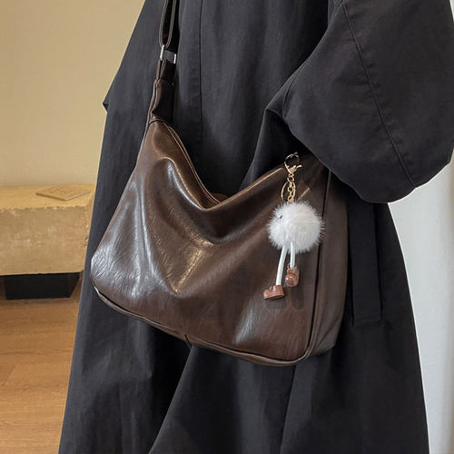 美拉德复古斜挎包包女2025新款潮韩国托特包大容量时尚单肩通勤包 - 图2