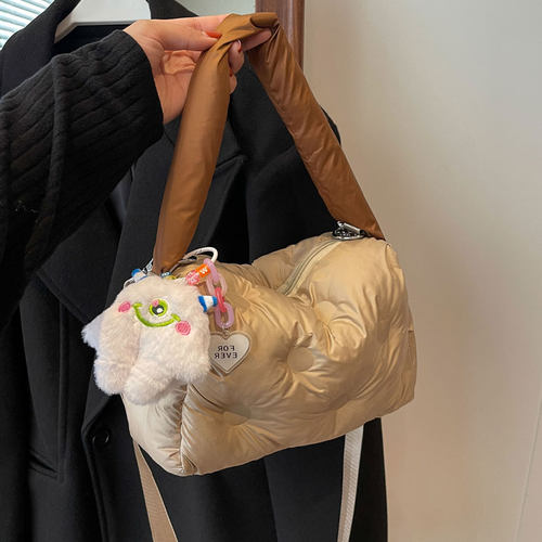 褶皱云朵包小包包女2025新款枕头斜挎包百搭手拎包通勤羽绒棉服包 - 图1