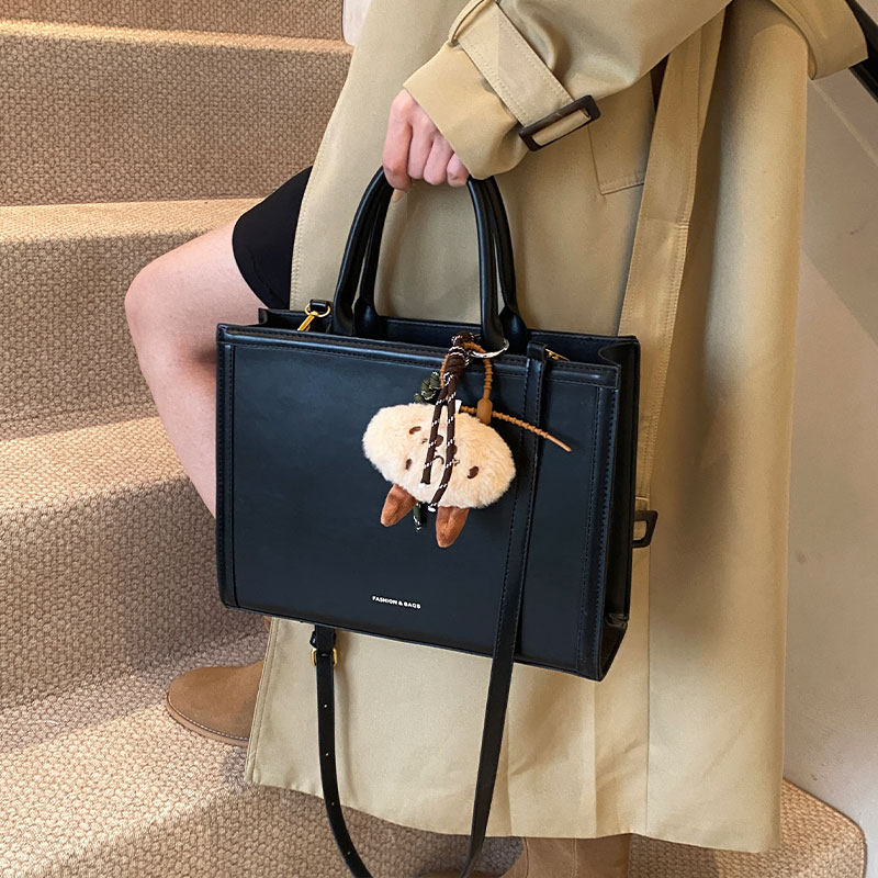 通勤复古手提公文包女士2025新款休闲时尚大容量托特包单肩斜挎包,淘宝优惠券,粉丝福利购,淘宝优惠卷