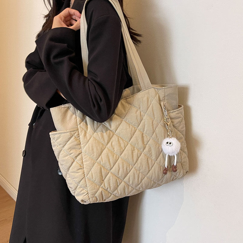 冬季棉服包休闲大容量通勤包女2025新款时尚菱格单肩大学生托特包,淘宝优惠券,粉丝福利购,淘宝优惠卷