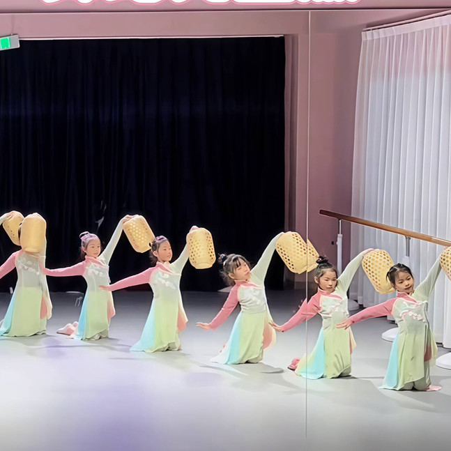 灯影江南同款舞蹈服儿童古典表演出服浓妆淡抹总相宜服装灯笼道具,淘宝优惠券,粉丝福利购,淘宝优惠卷