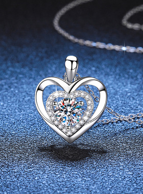 S925银镀18K金PT950铂金镶嵌D色1克拉莫桑石吊坠心心相印女款项链