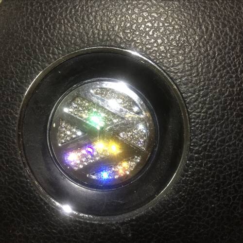 适用新大众方向盘标钻石贴POLO高尔夫朗逸CC速腾迈腾改装饰贴水钻 - 图1